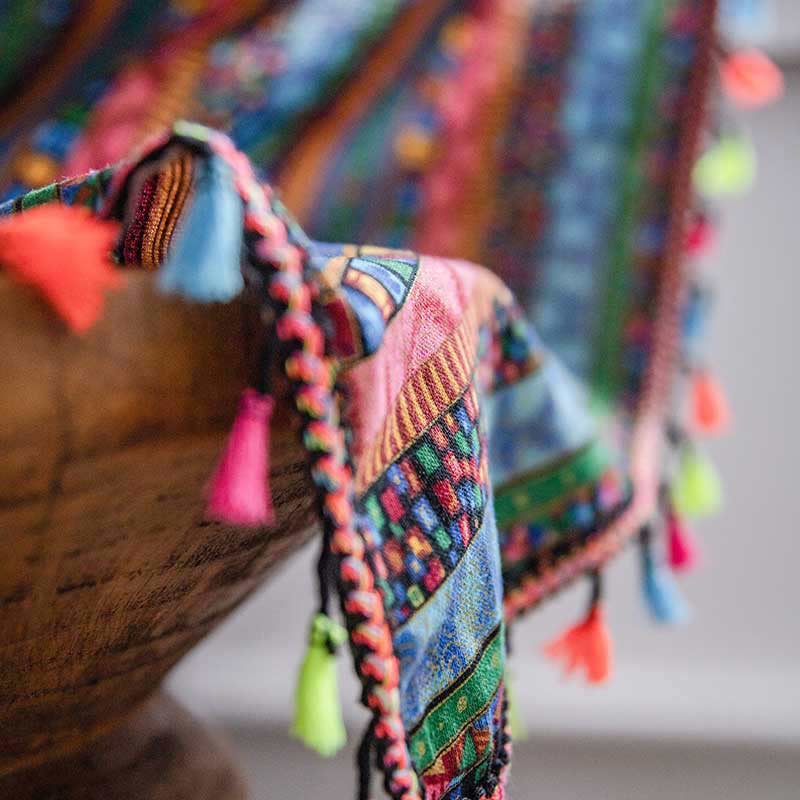 Kolorowa zasłona z frędzlami w stylu boho | Lekko przyciemniająca