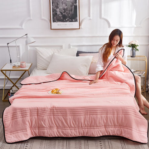 Lekka Kołdra Chłodząca SoftCool - Oddychająca i Przyjemna dla Gorących Nocy