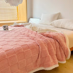 Miękki koc sherpa z fakturą szachownicy