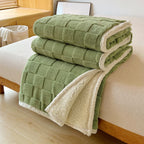 Miękki koc sherpa z fakturą szachownicy