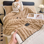 Miękki koc polarowy w kratę do użytku całorocznego