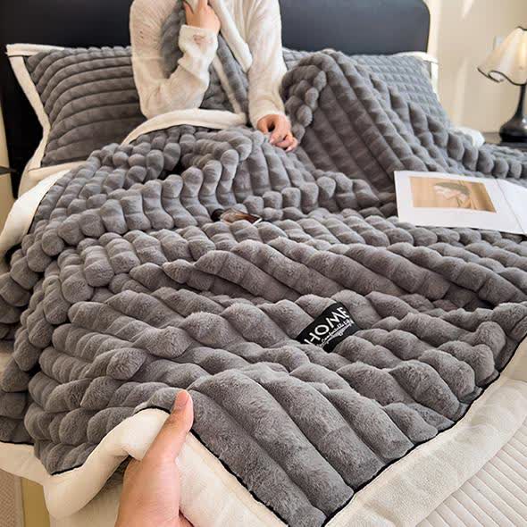 Miękki koc polarowy w kratę do użytku całorocznego