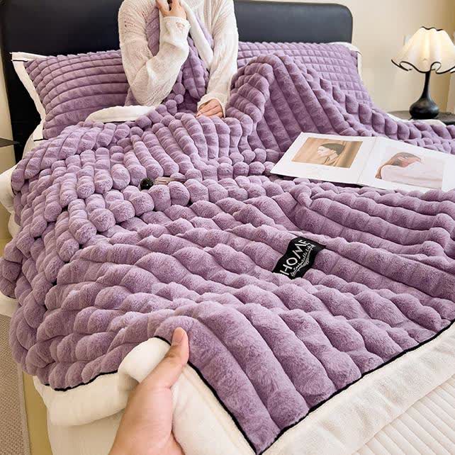 Miękki koc polarowy w kratę do użytku całorocznego