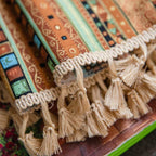 Kolorowa zasłona z frędzlami w stylu boho | Lekko przyciemniająca