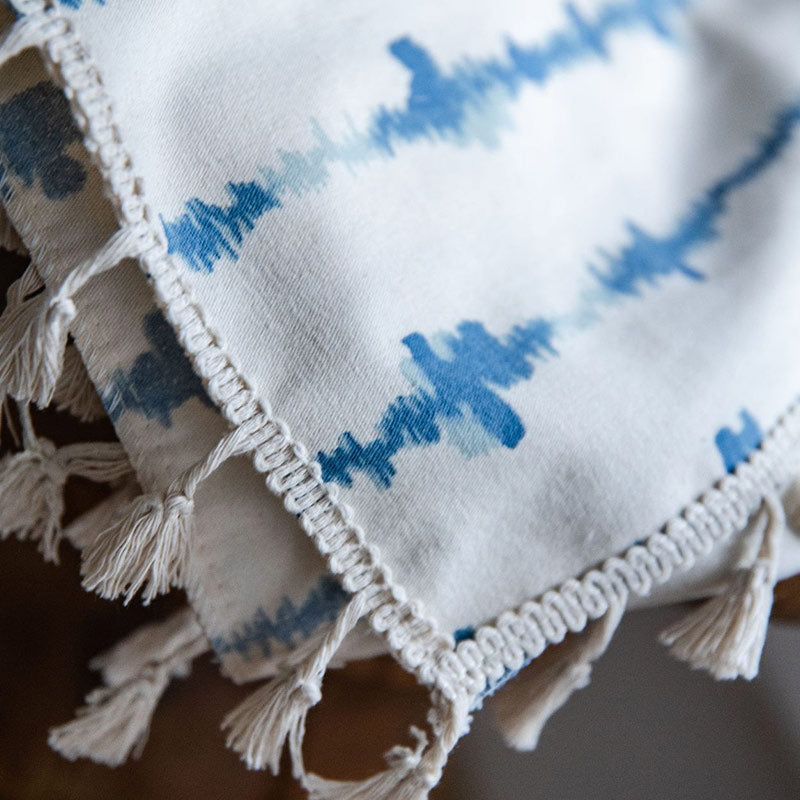 Biało-niebieskie zasłony w wzór EKG z bawełny i lnu