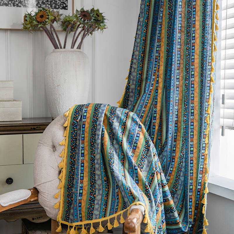 Kolorowa zasłona z frędzlami w stylu boho | Lekko przyciemniająca