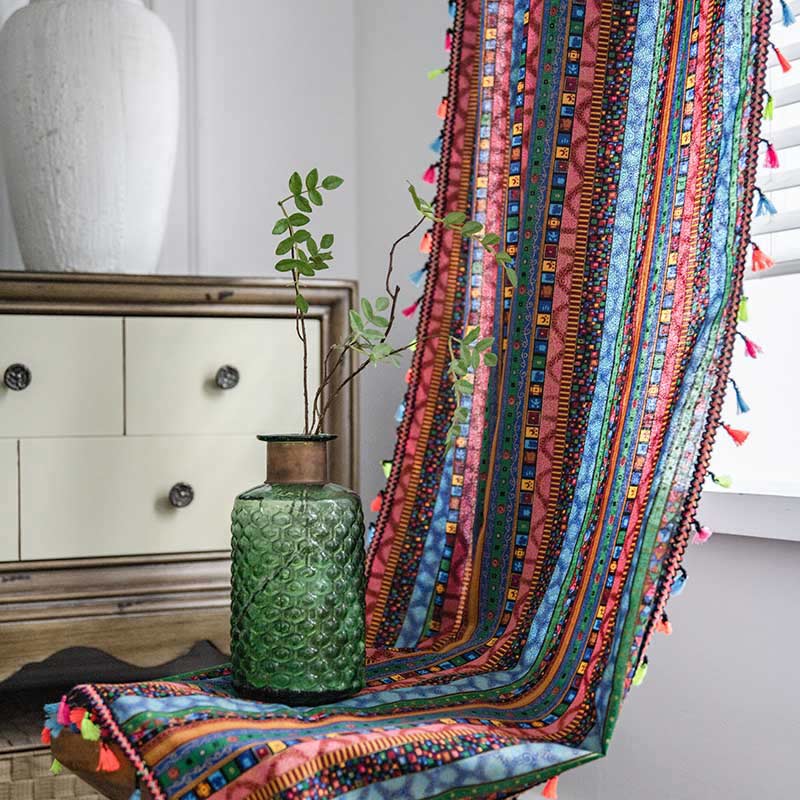 Kolorowa zasłona z frędzlami w stylu boho | Lekko przyciemniająca