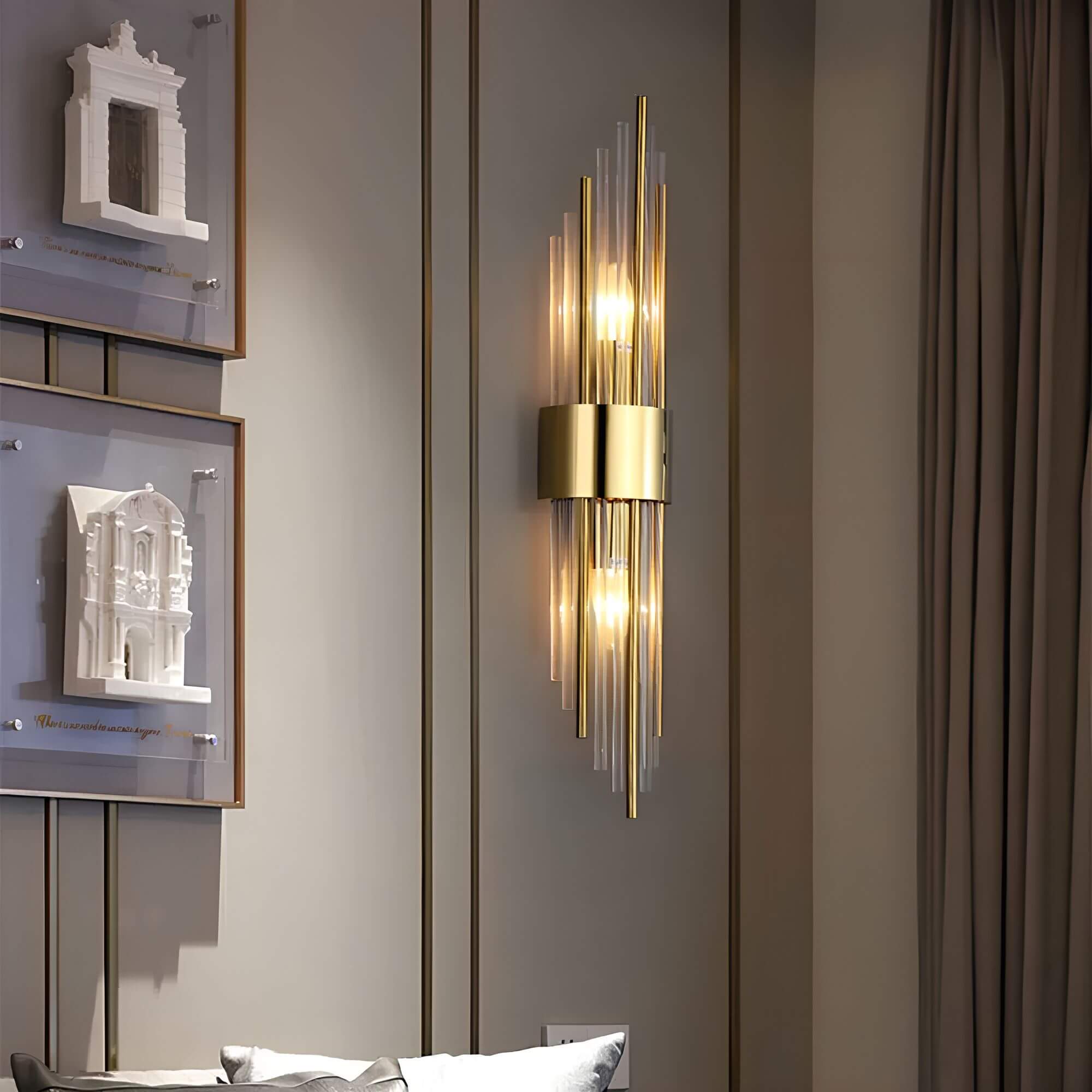 Lampa ścienna z kryształowymi elementami do wnętrz