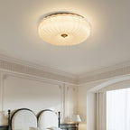 Elegancka Lampa Sufitowa Halo z Falcowanym Szklanym Kloszem