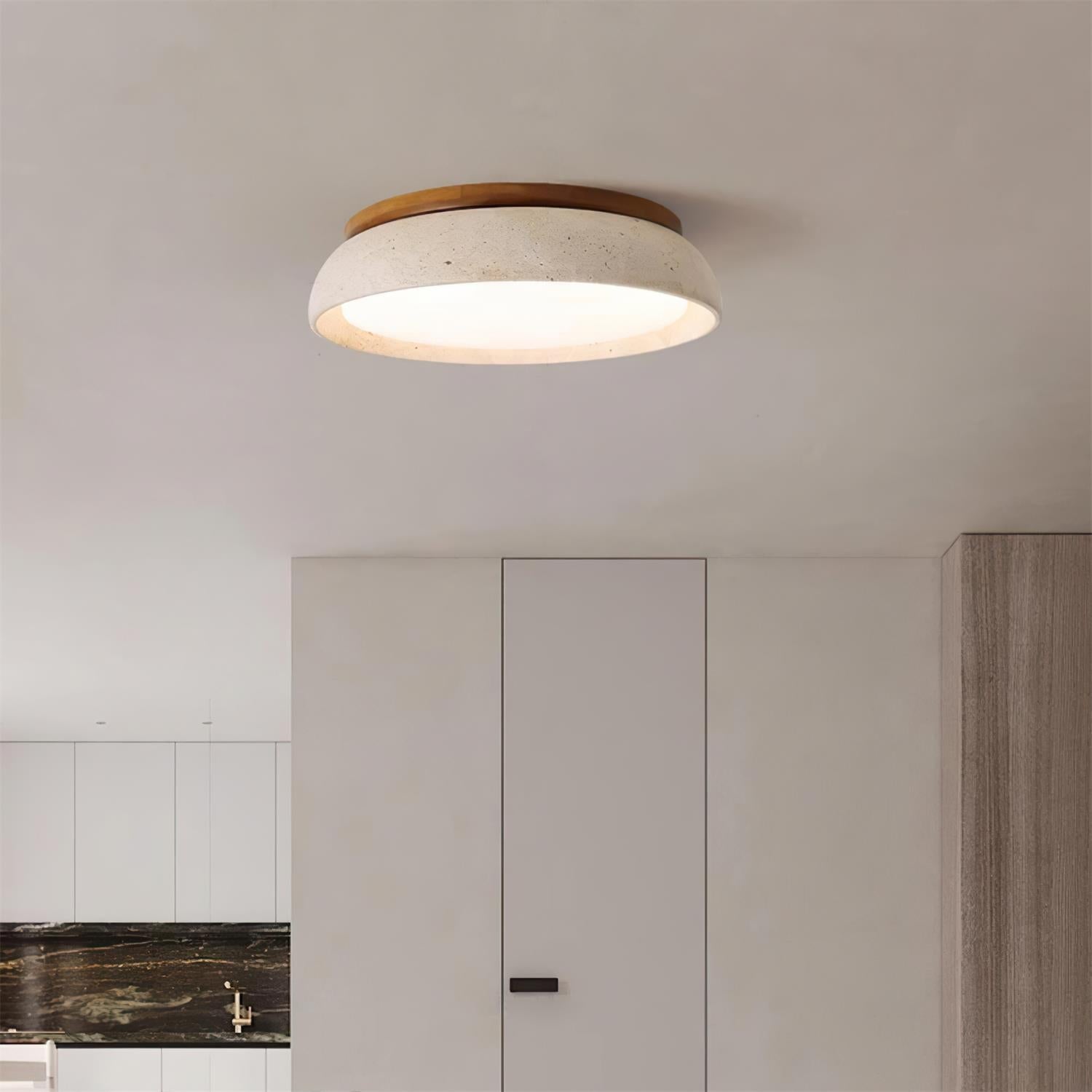 Lampa Sufitowa z Kamienia Travertynu | Naturalne Drewno i Minimalistyczna Forma