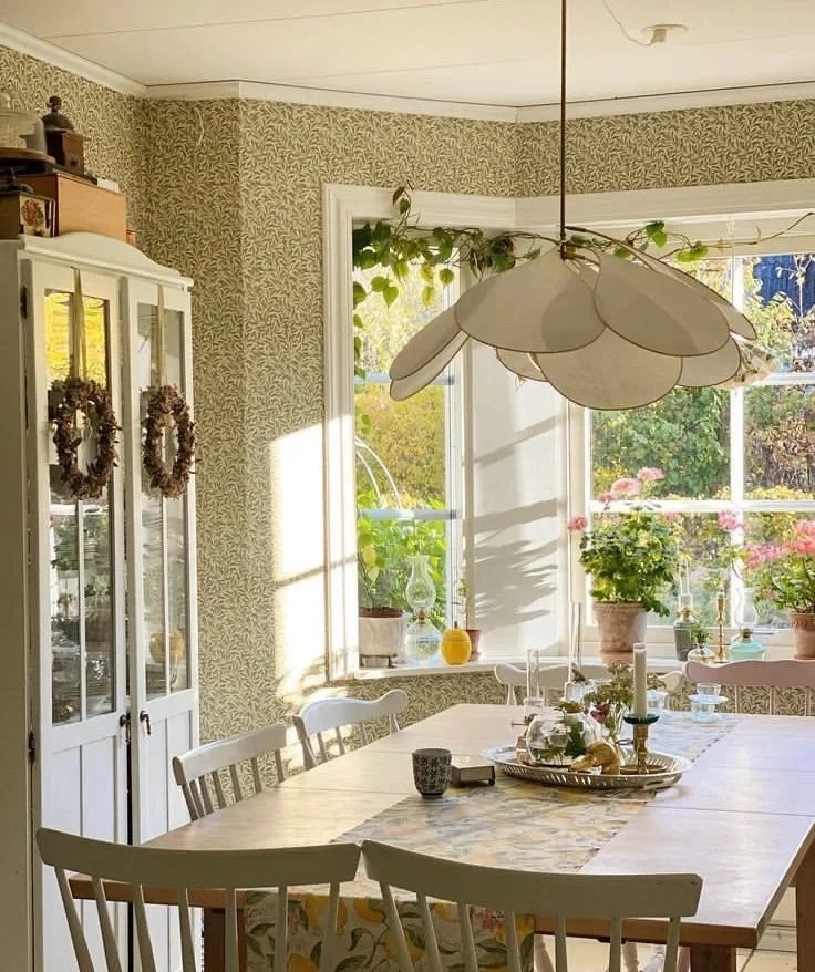 Kolorowa Lampa Wisząca LED Flower – Tkaninowy Żyrandol w Kształcie Kwiatu | Do Salonu, Jadalni i Sypialni