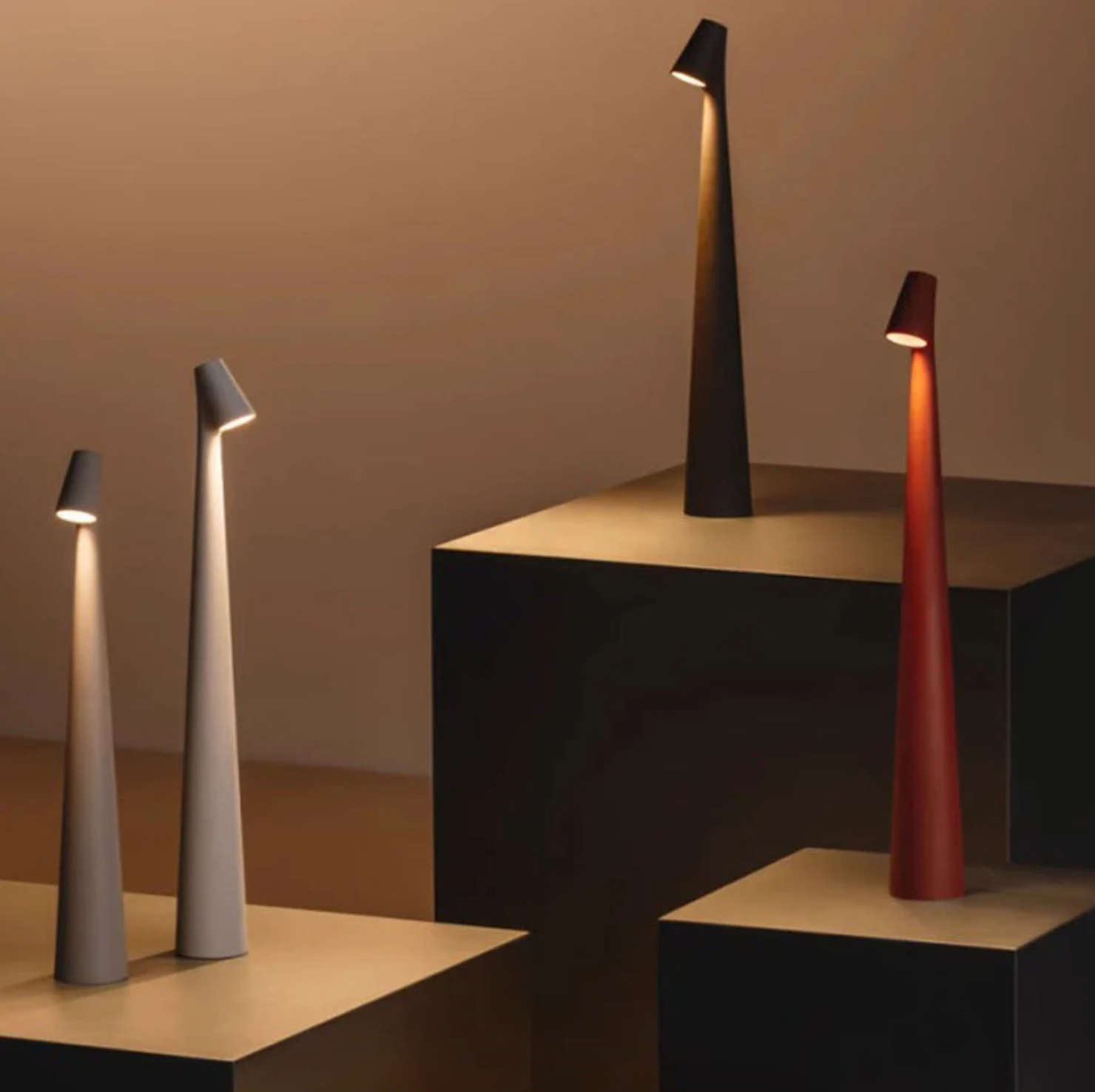 Lampka Stołowa w Stylu Nordic Minimalist – Bezprzewodowa LED