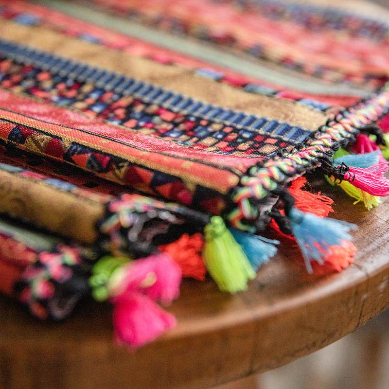 Kolorowa zasłona z frędzlami w stylu boho | Lekko przyciemniająca