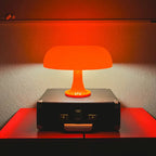 Przenośna lampka LED „Grzybek” – stylowa, bezprzewodowa i ładowalna