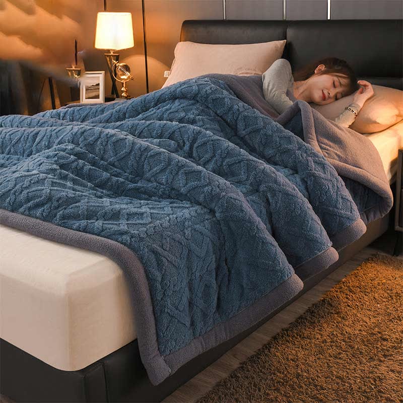 Gruby, luksusowy koc z mikro fibry – ciepły i miękki pled na chłodne dni