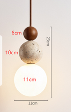 Nowoczesna Lampa Wisząca o Kulistych Detalach – Drewno, Szkło i Trawertyn